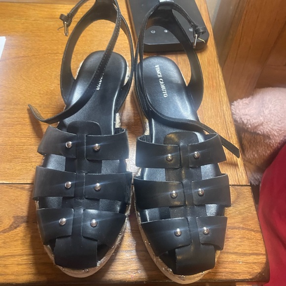 Leather Vince Camuto sandals! Size 9.5. - Picture 1 of 8